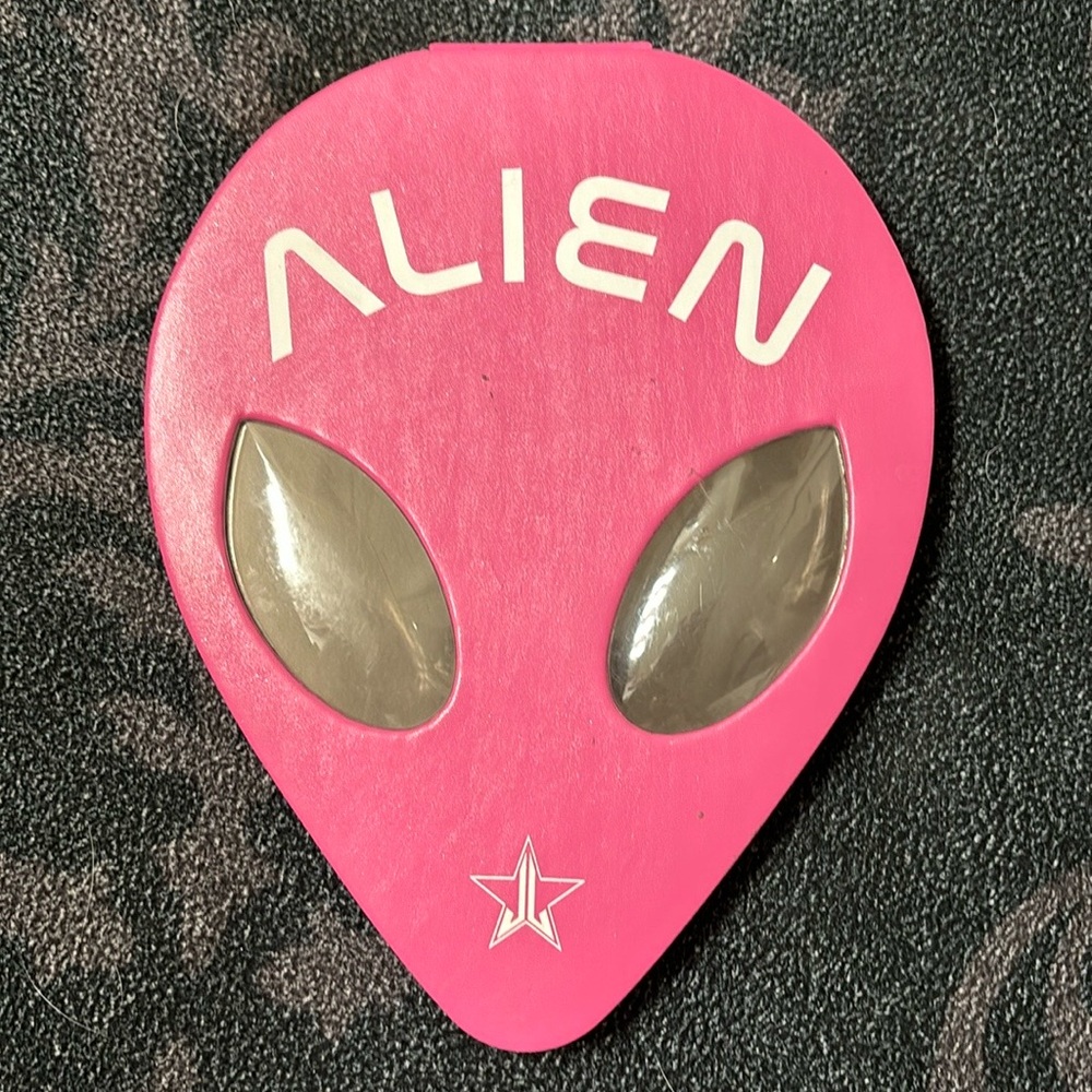 Alien palette by Jeffree Star